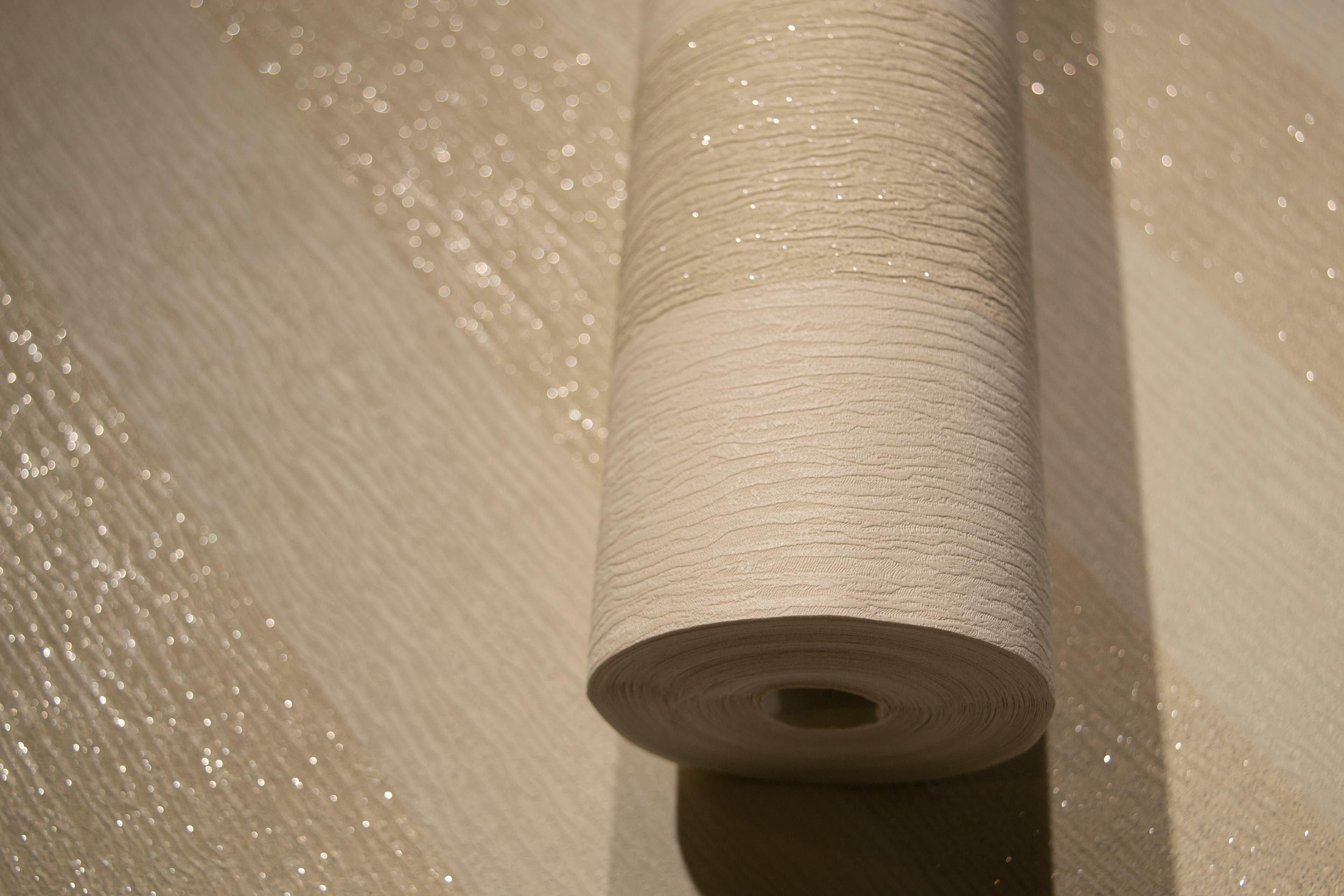 Papel de Colgadura de Rayas Crema con Toques de Brillo Rollo de 5,2m²